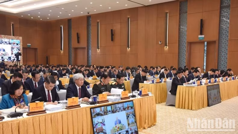 Các đồng chí lãnh đạo Đảng, Nhà nước, các đại biểu tham dự Hội nghị. (Ảnh: TRẦN HẢI)