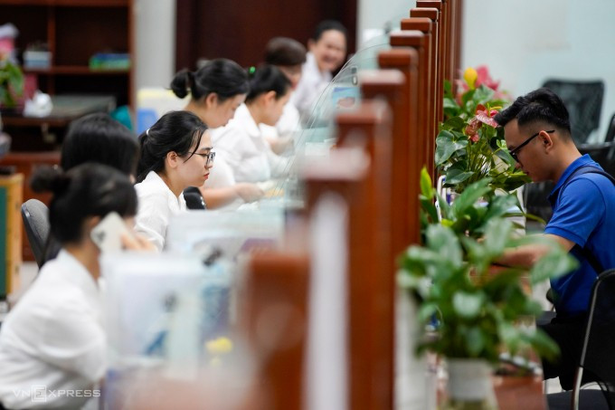 Công chức làm việc tại Trung tâm hành chính công Đà Nẵng, tháng 5/2025. Ảnh: Nguyễn Đông