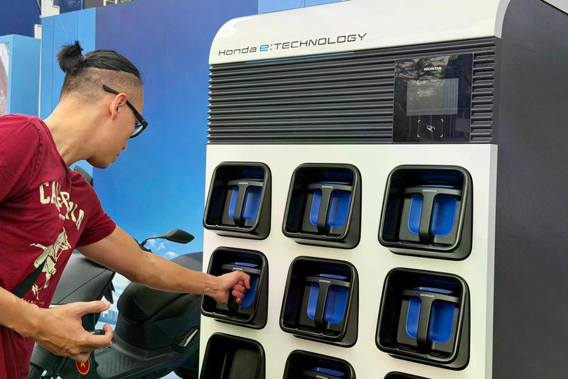 Mô hình đổi pin giúp người dùng xe máy điện không cần chờ đợi sạc xe. Ảnh minh họa: Đan Thanh.