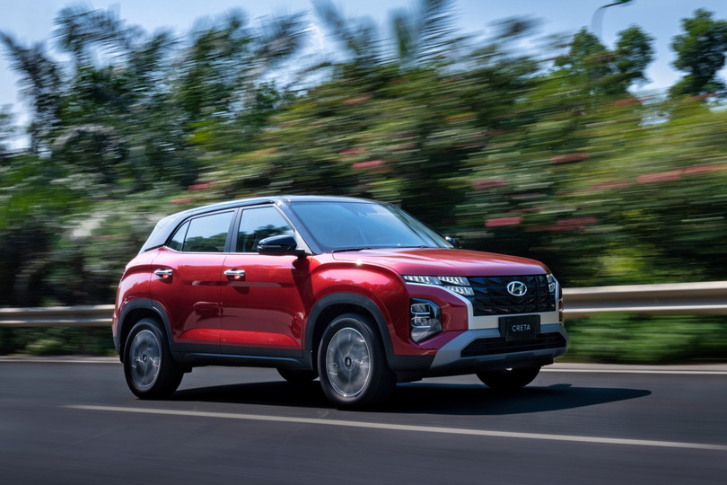 Hyundai Creta là xe Hàn duy nhất góp mặt trong danh sách 10 ôtô bán chạy nhất tháng 4. Doanh số 1.059 xe của Hyundai Creta là thành tích bán hàng cao hơn gấp đôi những gì mẫu SUV cỡ B này làm được ở kỳ báo cáo cuối quý II. Hyundai Creta hiện được lắp ráp trong nước, gồm 3 phiên bản với giá bán 599-699 triệu đồng. Ảnh: TC Motor.