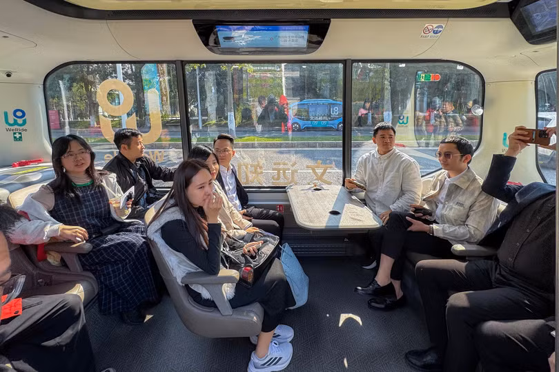 Khu vực khoang hành khách của mẫu Robobus được bố trí với 10 ghế ngồi dành cho hành khách và hoàn toàn không có khoang lái.