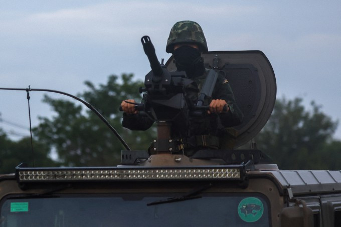 Thái Lan triển khai thiết giáp đến tỉnh Buri Ram ngày 25/7. Ảnh: AFP Thái Lan triển khai thiết giáp đến tỉnh Buri Ram ngày 25/7. Ảnh: AFP