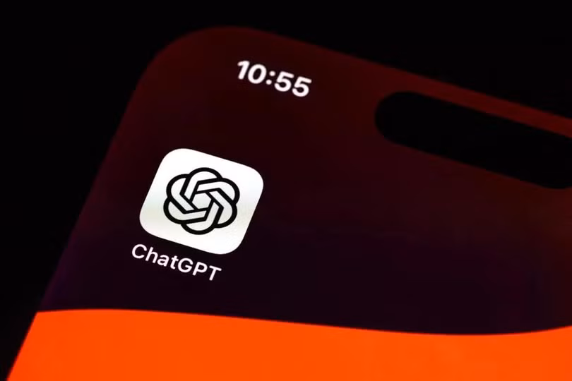 Hàng loạt người dùng gỡ cài đặt ứng dụng ChatGPT. Ảnh: Bloomberg.