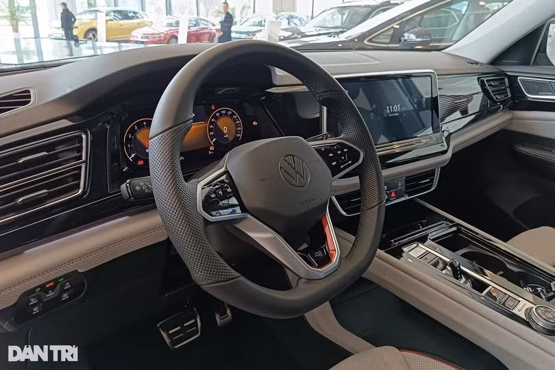 Nhập khẩu Trung Quốc giúp Teramont X có giá cạnh tranh hơn, hàm lượng công nghệ cao hơn, nhưng cũng là điểm khiến một bộ phận khách hàng e ngại (Ảnh: Nguyễn Lâm).