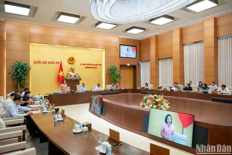 Quang cảnh phiên họp. (Ảnh: DUY LINH)