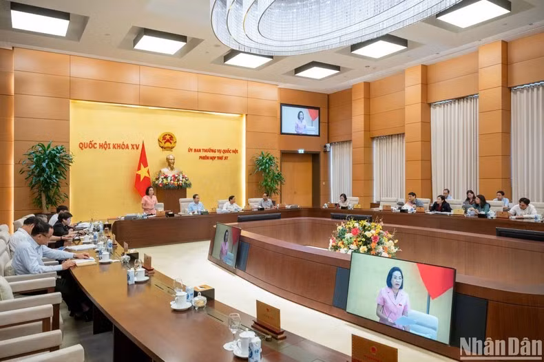 Quang cảnh phiên họp. (Ảnh: DUY LINH)