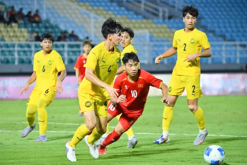 Chu Ngọc Nguyễn Lực gây ấn tượng với những pha đột phá trong trận chung kết với U17 Malaysia (Ảnh: VFF).