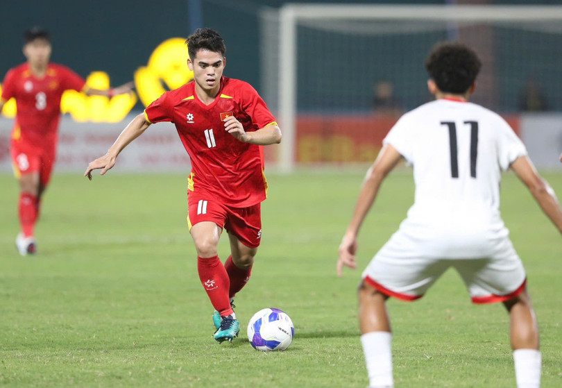 U23 Việt Nam làm chủ thế trận nhưng cơ hội ngon ăn nhất trong hiệp một lại thuộc về Yemen. Ảnh: Tâm Minh. U23 Việt Nam làm chủ thế trận nhưng cơ hội ngon ăn nhất trong hiệp một lại thuộc về Yemen. Ảnh: Tâm Minh.
