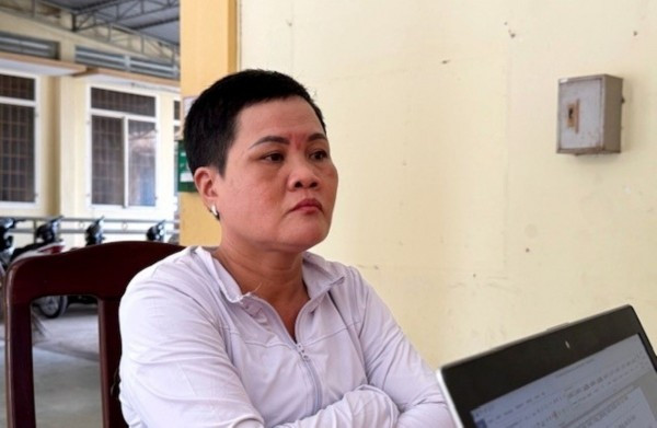 Cướp điện thoại của người bán vé số tàn tật