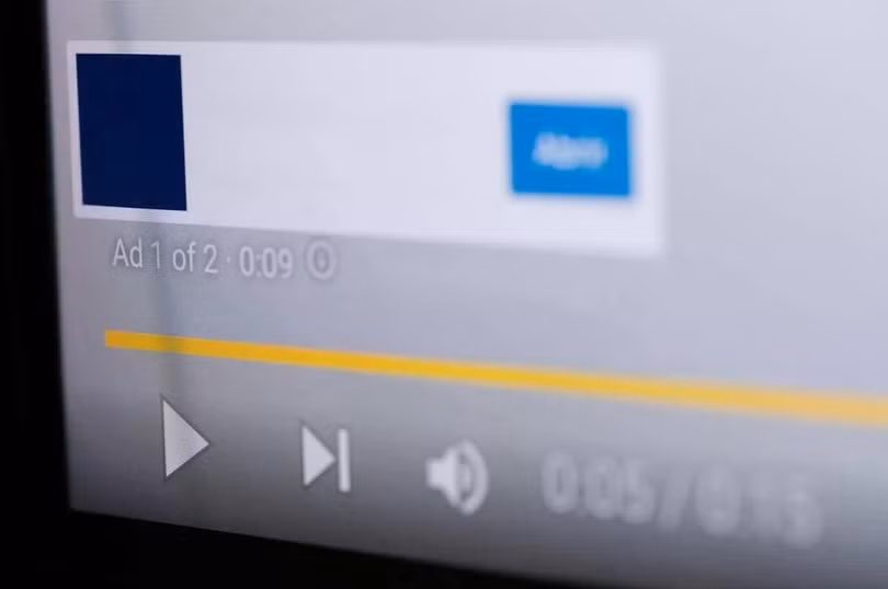Chẳng bao lâu nữa, quảng cáo trên YouTube sẽ không còn bộ đếm ngược thời gian để nhấn nút bỏ qua. Ảnh: Alamy.