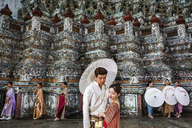 Du khách tham quan chùa Wat Arun, phố đi bộ Pattaya, trải nghiệm lễ hội khỉ tại Thái Lan. Ảnh: Reuters, Bangkok Post. Du khách tham quan chùa Wat Arun, phố đi bộ Pattaya, trải nghiệm lễ hội khỉ tại Thái Lan. Ảnh: Reuters, Bangkok Post.