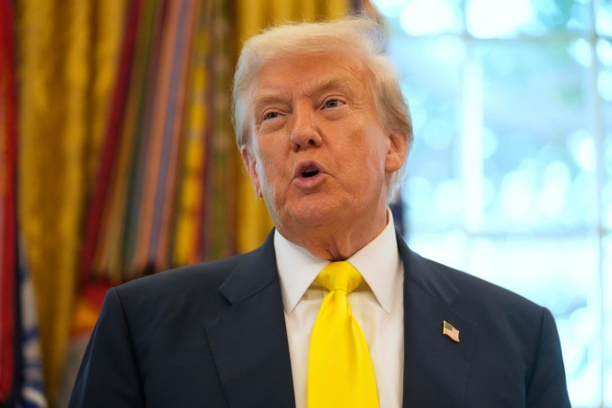 Tổng thống Donald Trump tại Phòng Bầu dục ngày 7/8. Ảnh: AP