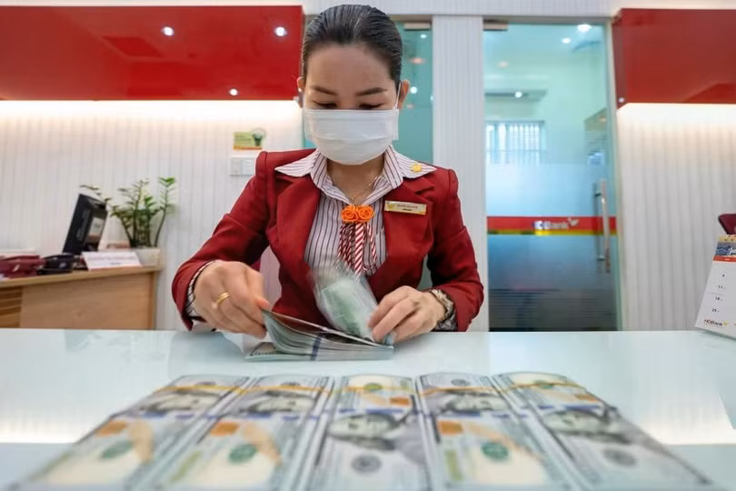 Đồng USD tăng cao trong bối cảnh xung đột tại Trung Đông đe dọa, đẩy lạm phát toàn cầu lên cao hơn. Ảnh: Nam Khánh.