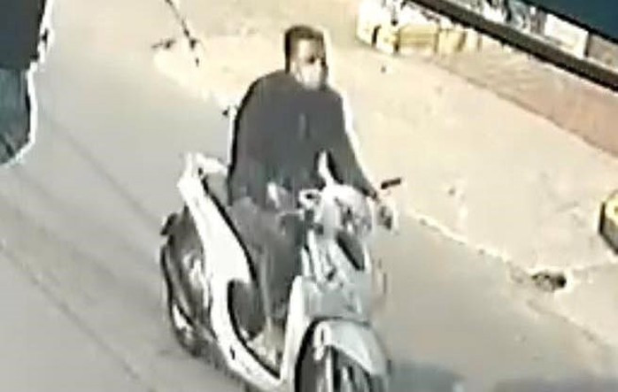 Sau khi sát hại 2 người phụ nữ, nghi phạm bỏ trốn bằng xe máy