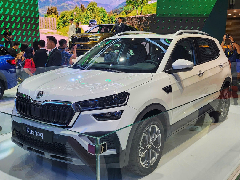 Skoda nhiều khả năng mở bán mẫu SUV cỡ B/B+ Kushaq tại Việt Nam vào quý II-III. Mẫu xe lần đầu tiên giới thiệu với người dùng tại VMS 2024 với kích thước lần lượt 4.221 x 1.760 x 1.612 mm, chiều dài cơ sở 2.651 mm. Hiện tại chưa rõ động cơ của Kushaq tại Việt Nam.