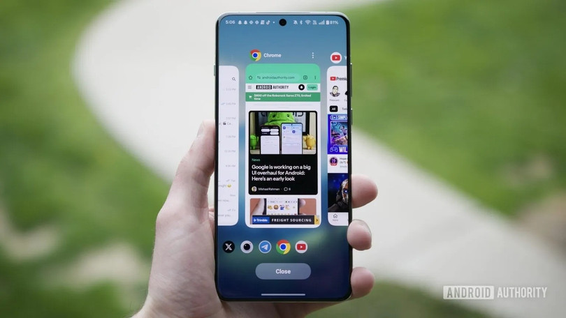 Phải tắt app sau khi sử dụng. Trong những năm đầu, việc tắt hoàn toàn ứng dụng đa nhiệm trên Android được cho giúp tiết kiệm pin và giảm mức sử dụng RAM. Hiện tại, nền tảng này đã áp dụng nhiều tính năng tối ưu, phục vụ app chạy nền. Điều đó đồng nghĩa người dùng không nhất thiết tắt app sau khi sử dụng. Trên thực tế, một số hãng tối ưu phần mềm đến mức tự động tắt app khi cần RAM mà không cần người dùng can thiệp. Ảnh: Android Authority.