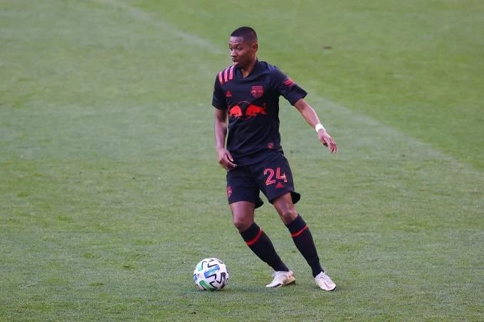 Quang Vinh trong một trận đấu cho New York Red Bulls tại MLS. Ảnh: Icon Sportwire