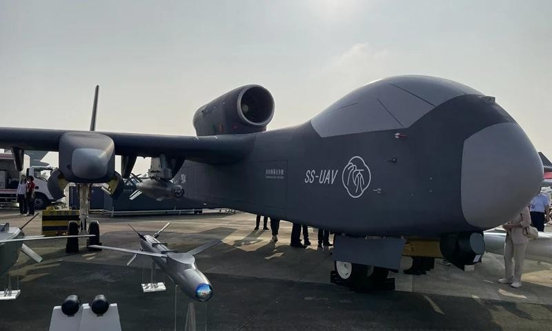 SS-UAV, một máy bay không người lái hạng nặng Jetank được trưng bày tại triển lãm. Theo Global Times, phương tiện có thể chở tên lửa, bom và máy bay không người lái nhỏ hơn. Ảnh: Liu Xuanzun/GT.