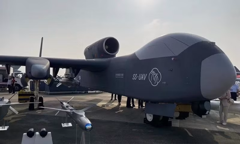 SS-UAV, một máy bay không người lái hạng nặng Jetank được trưng bày tại triển lãm. Theo Global Times, phương tiện có thể chở tên lửa, bom và máy bay không người lái nhỏ hơn. Ảnh: Liu Xuanzun/GT.