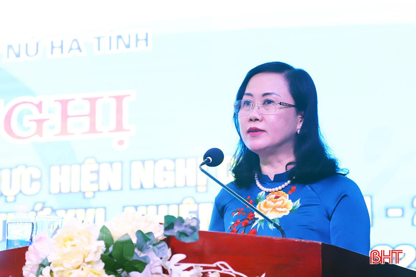 Trưởng ban dân vận Tỉnh ủy Trương Thanh Huyền phát biểu tại hội nghị. IMG_8769.JPG