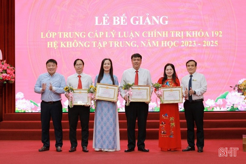 Trường Chính trị Trần Phú phối hợp tổ chức lễ bế giảng lớp trung cấp lý luận chính trị khóa 192 hệ không tập trung năm học 2023 - 2025. Ảnh tư liệu. image-1.jpg