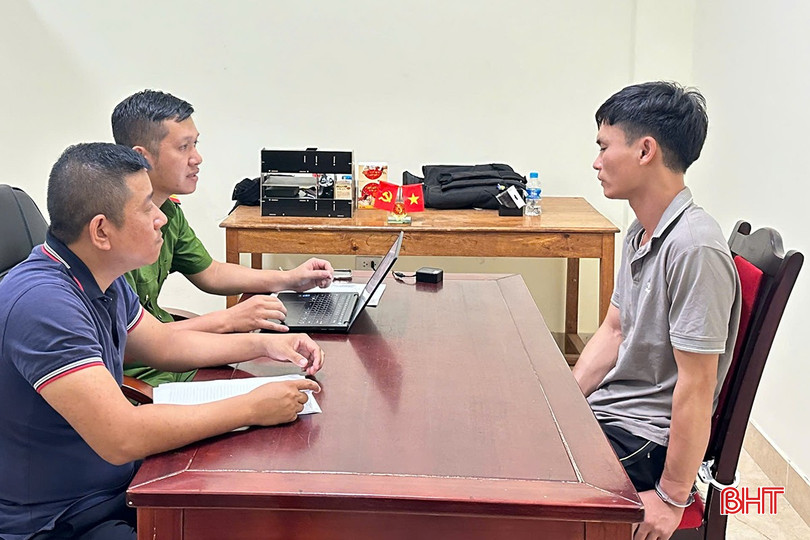 Cơ quan công an lấy lời khai 2 đối tượng Võ Tá Quang... bqbht_br_3-co-quan-cong-an-lam-viec-voi-doi-tuong-tien.jpg