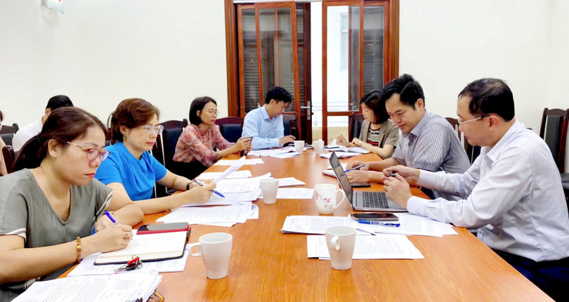 Tổ công tác của Bộ Tư pháp thảo luận về những vấn đề lớn tại đề cương dự thảo báo cáo của Chính phủ và báo cáo tổng hợp kết quả lấy ý kiến Nhân dân, các ngành, các cấp về dự thảo Nghị quyết sửa đổi, bổ sung một số điều của Hiến pháp năm 2013, ngày 25/5 Tổ công tác của Bộ Tư pháp thảo luận về những vấn đề lớn tại đề cương dự thảo báo cáo của Chính phủ và báo cáo tổng hợp kết quả lấy ý kiến Nhân dân, các ngành, các cấp về dự thảo Nghị quyết sửa đổi, bổ sung một số điều của Hiến pháp năm 2013, ngày 25/5