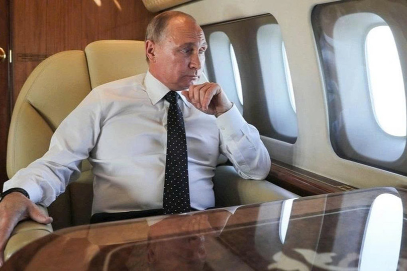 Tổng thống Nga Vladimir Putin trên chuyên cơ (Ảnh minh họa: RIA Novosti). 1.jpg