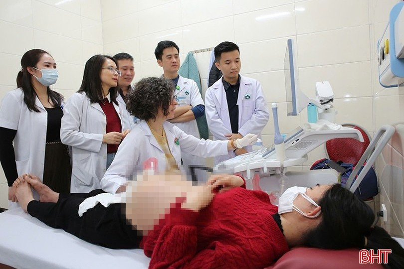 Bác sỹ Stéphanie COUVREUR (CH Pháp) nâng cao các kỹ năng siêu âm hình thái thai nhi cho sản phụ tại BVĐK tỉnh. sieu-am-tim-2.jpg