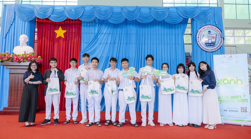 Ban tổ chức quảng bá giới thiệu thông tin cuộc thi Tiếng nói Xanh mùa 3 đến học sinh THPT Chuyên Lê Quý Đôn (Bà Rịa – Vũng Tàu cũ, nay thuộc TP.HCM) vào ngày 15/9. anh-02.jpg