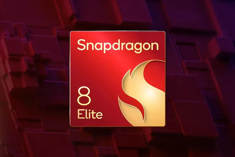 Hai điện thoại cùng chip có thể khác hiệu năng. Dù bộ xử lý được xem là nền tảng sức mạnh, nhiều yếu tố khác cũng ảnh hưởng đến hiệu năng, khiến cho những dòng smartphone dùng chung chipset có hiệu năng khác biệt. Từ yếu tố phần cứng như hệ thống tản nhiệt, tốc độ đọc, ghi của bộ nhớ trong, loại RAM đến việc tối ưu phần mềm, tính năng… đều góp phần tạo ra sự khác biệt lớn trong trải nghiệm của người dùng khi thao tác với máy. Phần mềm cồng kềnh hoặc được mã hóa kém có thể gây ra độ trễ, hao pin nhanh và khiến giao diện có cảm giác chậm chạp, ngay cả với phần cứng cao cấp. Ảnh: Qualcomm.