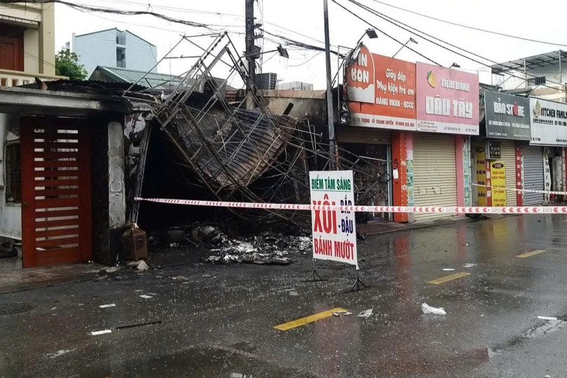 Hiện trường vụ cháy được phong tỏa sáng 8/10