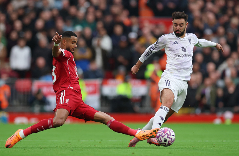 MU gây bất ngờ tại Anfield. MU gây bất ngờ tại Anfield.