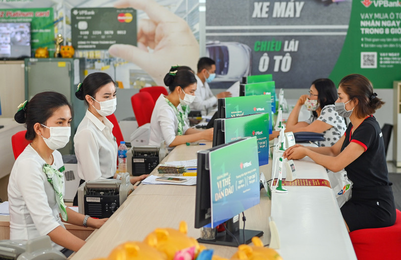 Nửa năm qua, VPBank đã tuyển dụng thêm 677 chỉ tiêu nhân sự. Ảnh: Việt Linh. Nửa năm qua, VPBank đã tuyển dụng thêm 677 chỉ tiêu nhân sự. Ảnh: Việt Linh.