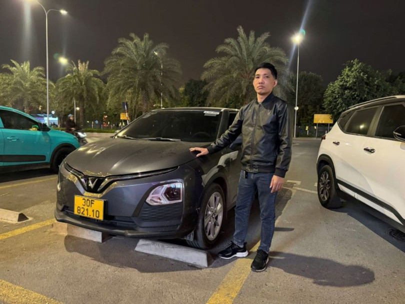Tài xế dịch vụ Nguyễn Văn Thuận (Hà Nội) cảm nhận rất rõ hiệu quả kinh tế của VF 5. 3.jpg