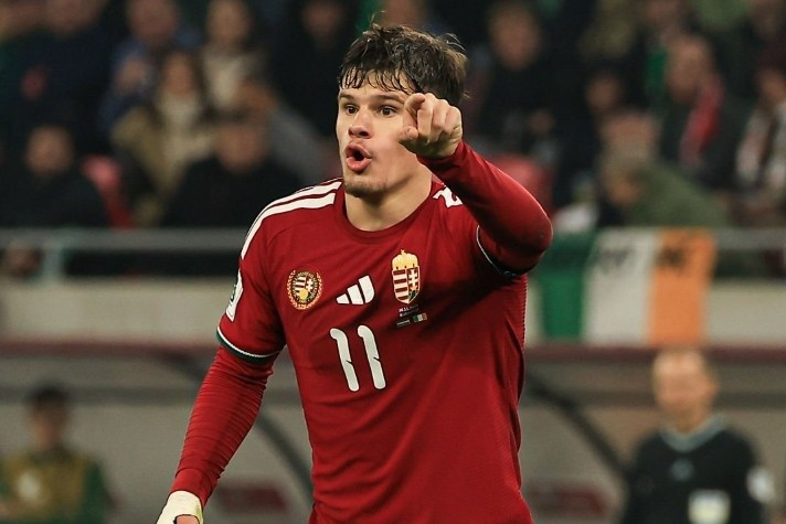 Hậu vệ Milos Kerkez (Hungary - 45 triệu euro): Kể từ khi gia nhập Liverpool, màn trình diễn của ngôi sao sinh năm 2003 chưa đáp ứng được kỳ vọng của người hâm mộ, ở cả cấp CLB lẫn tuyển quốc gia.