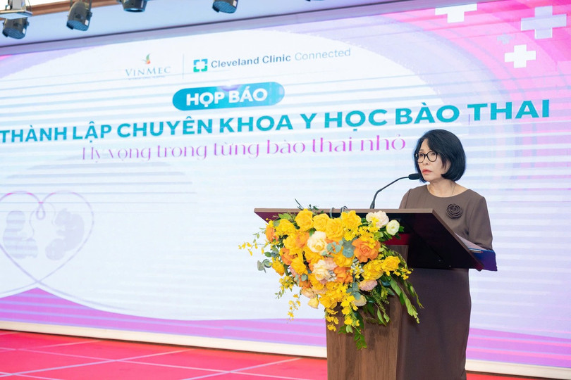 ThS.BS Đinh Thị Hiền Lê - Trưởng Chuyên khoa Y học Bào thai là người đầu tiên đưa kỹ thuật can thiệp bào thai về Việt Nam. anh-1.jpg