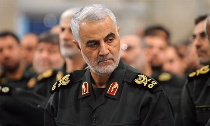 Tuớng Qassem Soleimani cùng các chỉ huy IRGC trong cuộc họp tại Tehran tháng 9/2016. Ảnh: AP.