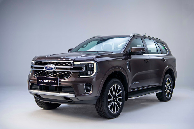 Tương tự Ranger, mẫu SUV cỡ D Ford Everest cũng đang tỏ ra áp đảo so với các đối thủ cùng phân khúc. Doanh số 1.090 xe trong tháng 4 đánh dấu kỳ tăng trưởng thứ tư liên tiếp của Ford Everest tại thị trường Việt Nam. Ford Everest hiện có 6 phiên bản, toàn bộ là sản phẩm nhập khẩu Thái Lan với giá từ 1,099 tỷ đến 1,545 tỷ đồng. Ảnh: Ford.