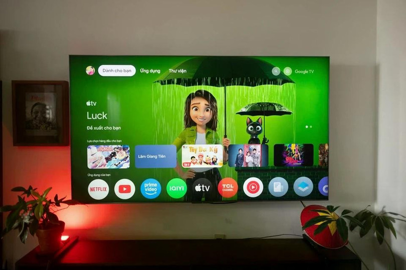 Người dùng ngày càng chuộng TV có kích thước lớn. Ảnh: Xuân Sang Người dùng ngày càng chuộng TV có kích thước lớn. Ảnh: Xuân Sang