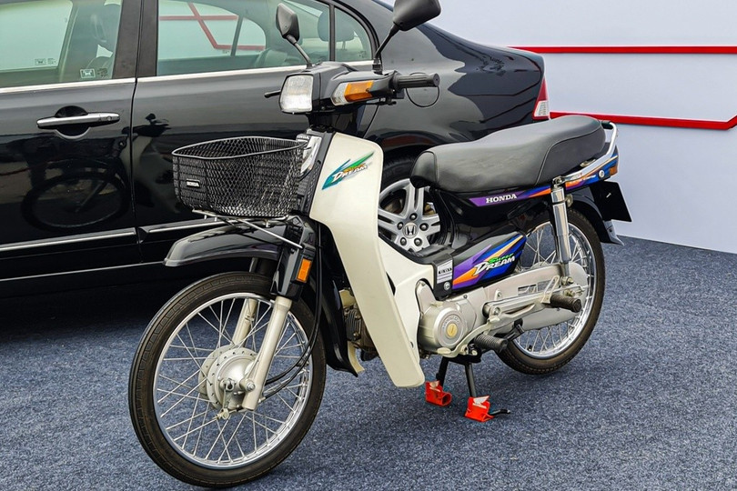Honda Super Dream là biểu tượng một thời của Honda tại Việt Nam vào những năm 2000. Ảnh: Bối Hạ. Honda Super Dream là biểu tượng một thời của Honda tại Việt Nam vào những năm 2000. Ảnh: Bối Hạ.