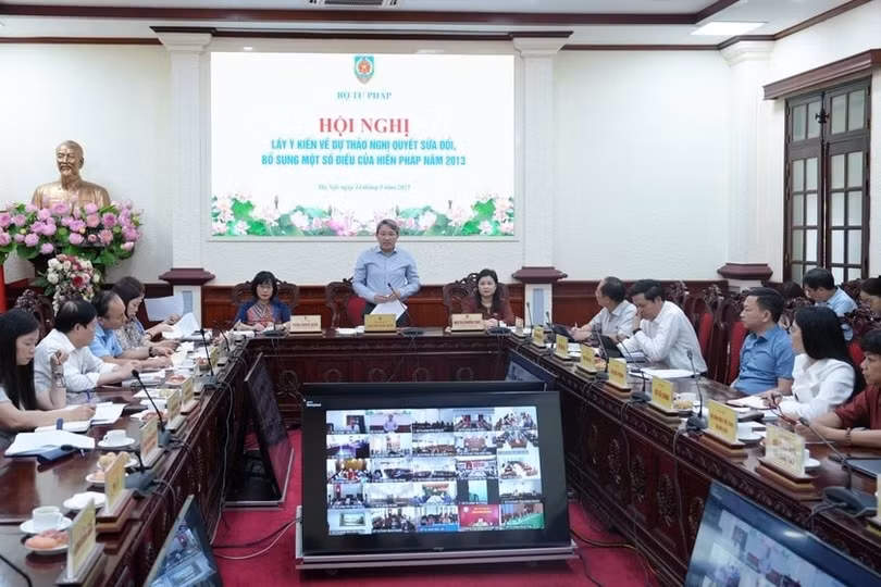 Quang cảnh Bộ Tư pháp chức hội nghị lấy ý kiến về dự thảo Nghị quyết sửa đổi, bổ sung một số điều của Hiến pháp năm 2013, chiều 14/5