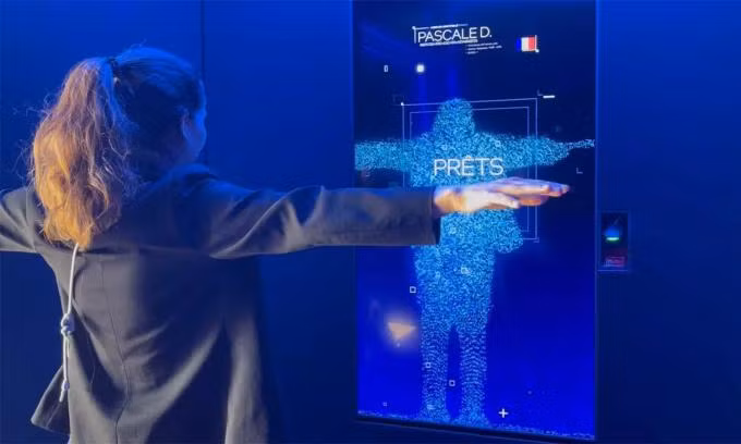 Công nghệ nghiên cứu cơ thể bằng AI và đưa ra phán đoán môn thể thao phù hợp đặt tại sân Stade de france dịp Olympic 2024. Ảnh: Euronews