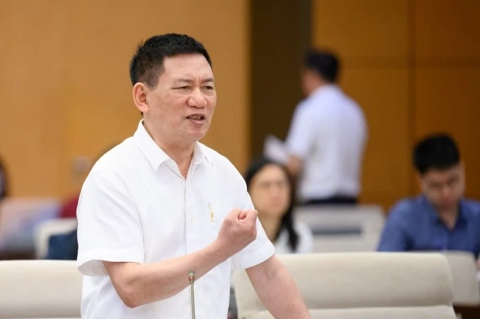 Phó thủ tướng Hồ Đức Phớc phát biểu tại phiên họp Thường vụ Quốc hội, sáng 23/4. Ảnh: Trung tâm báo chí Quốc hội