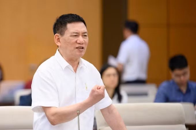 Phó thủ tướng Hồ Đức Phớc phát biểu tại phiên họp Thường vụ Quốc hội, sáng 23/4. Ảnh: Trung tâm báo chí Quốc hội