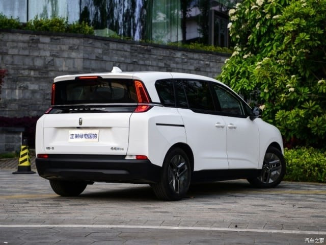 Ngoài Xiaoma, Bestune NAT cũng dự kiến được mở bán tại Việt Nam, định vị ở phân khúc MPV phổ thông. Xe có kích thước dài x rộng x cao lần lượt 4.450 x 1.840 x 1.680 mm, cùng chiều dài cơ sở 2.850 mm. Ảnh: CarnewsChina.