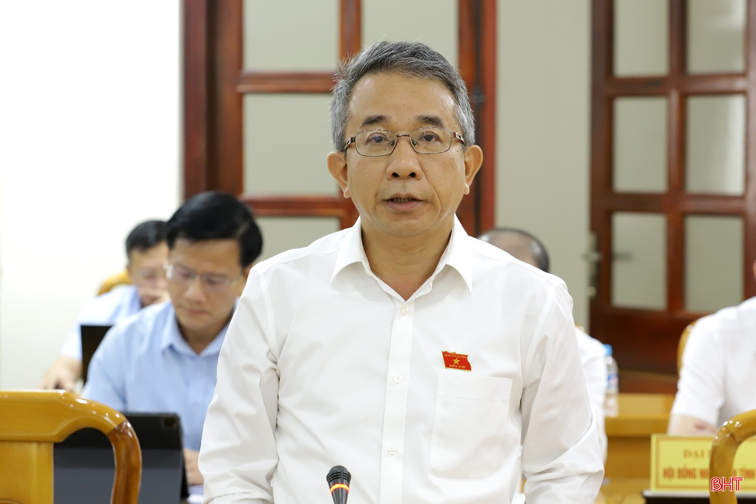 Chủ nhiệm Ủy ban Kiểm tra Tỉnh ủy Hà Văn Trọng tham gia ý kiến về dự thảo nghị quyết trình tại kỳ họp. bqbht_br_hop-hdnd-tinh-ky-29-1.jpg