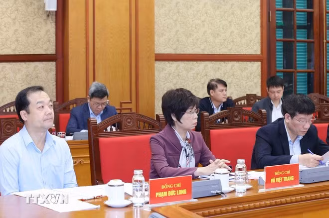 Thành viên Tiểu ban tham dự cuộc họp. (Ảnh: Phương Hoa/TTXVN)