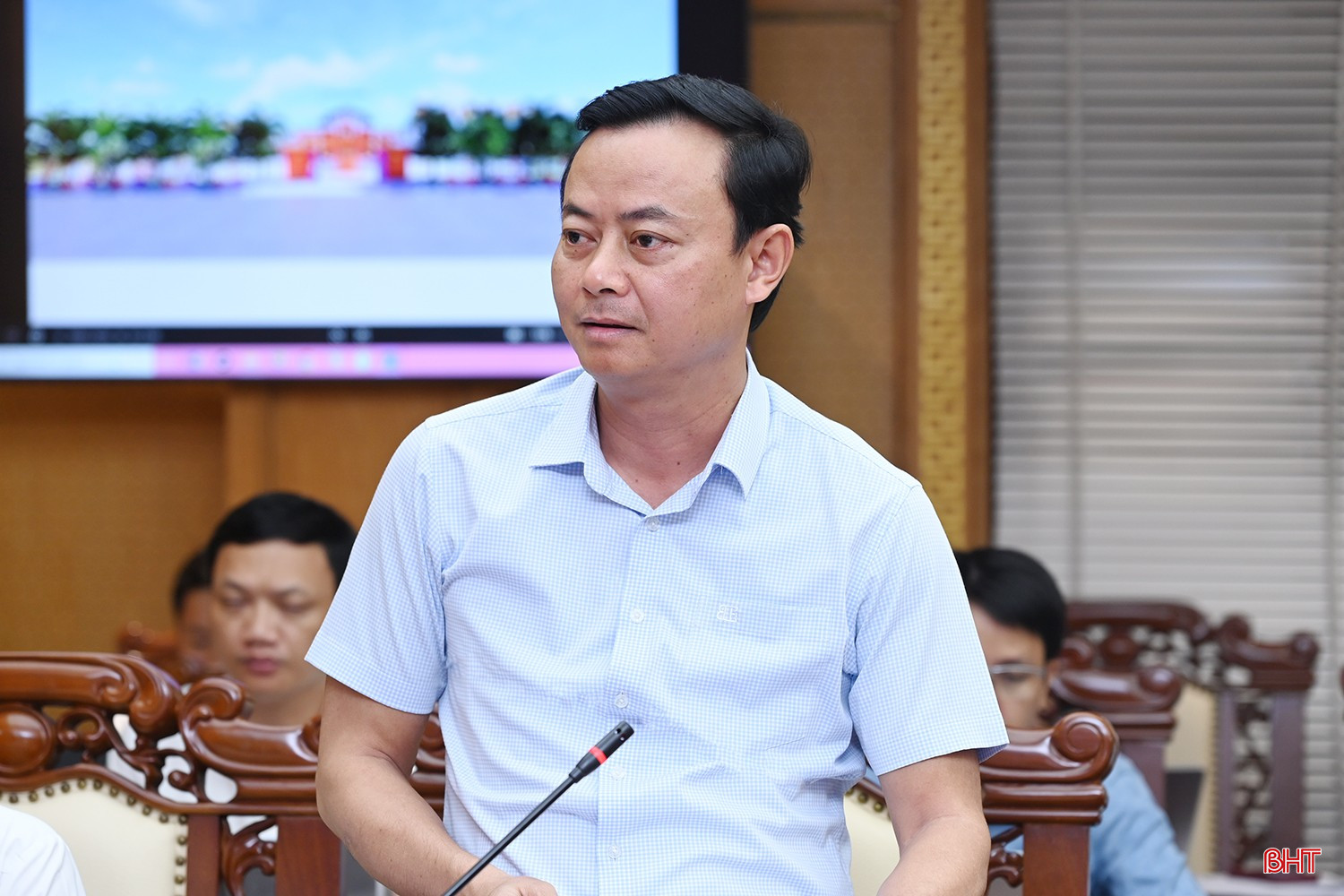 Trưởng ban Tuyên giáo và Dân vận Tỉnh ủy Hà Văn Hùng báo cáo công tác chuẩn bị các nội dung phục vụ đại hội. bqbht_br_dsdc-5439.jpg