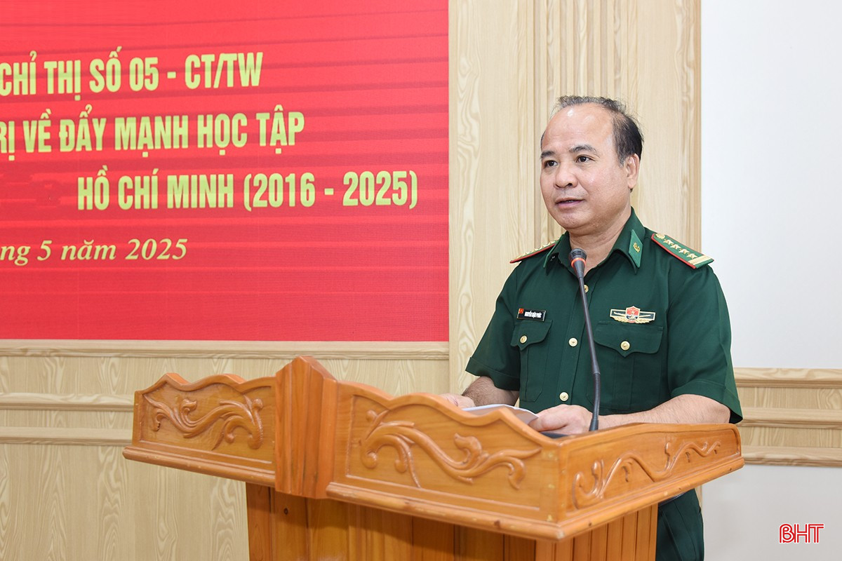 Đại tá Nguyễn Mậu Phúc - Phó Chính ủy BĐBP tỉnh báo cáo tại hội nghị. bqbht_br_dsc-7753-copy.jpg
